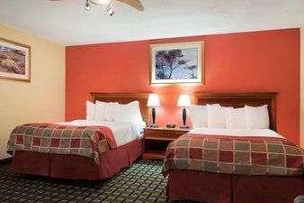 BAYMONT SUITES SPRINGFIELD (Springfield)